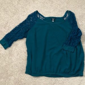 Torrid 3/4 sleeve teal lace sleeve top size 3